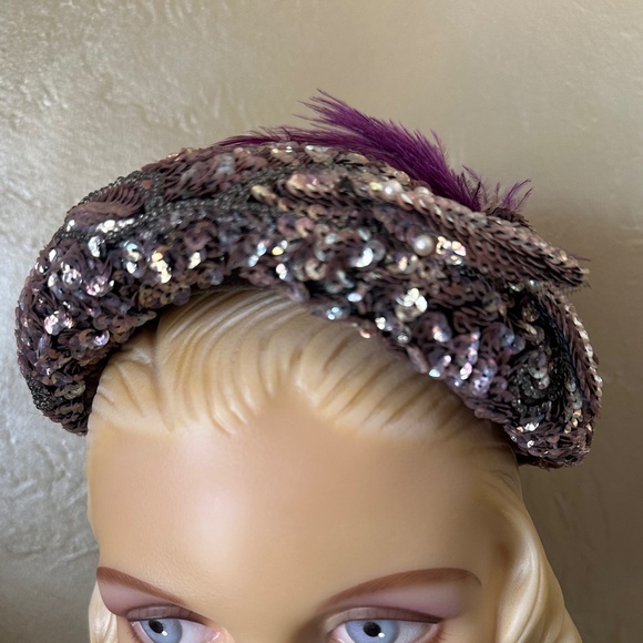 JOYFUL 195O\'s IRIDESCENT SEQUIN COCKTAIL HAT WITH OSTRICH FEATHERS main image 11